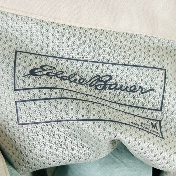 Eddie Bauer Medium Mesh Vented Fishing Outdoor Shirt Soft Green Short Sleeve - Picture 3 of 4